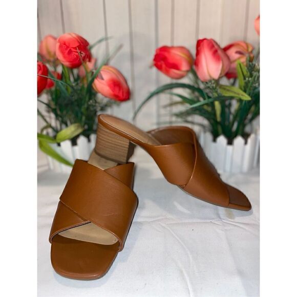 Lauren Conrad Women's Soda Pop Slip On Camel Colored Sandals Size 7.5M - Picture 4 of 11